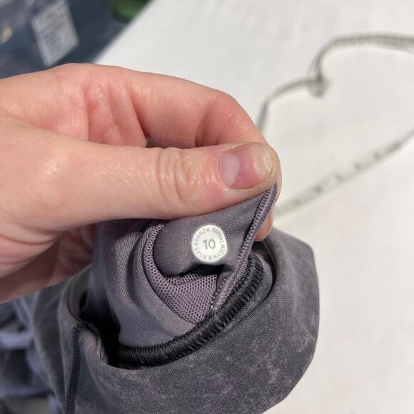 LULULEMON Women’s Wunder Train Longline Bra Dusky Lavender Black Print size 10 - Picture 5 of 5